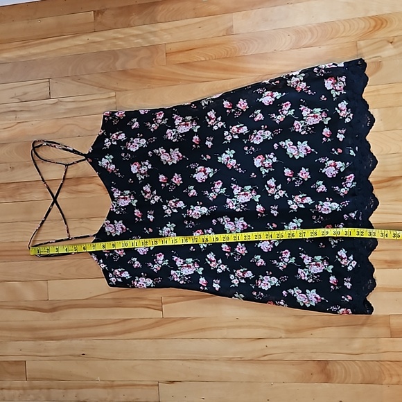 Pins and needles flower dress - Picture 2 of 6